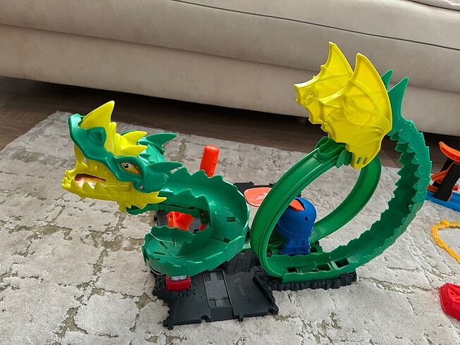 Hot wheels ejderha