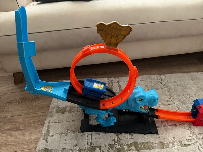 Hot wheels trex dinozor