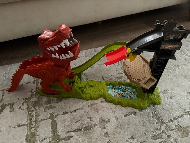  Beden Hot wheels trex dinozor