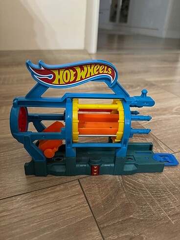 Hot wheels şehir başlangıç setleri