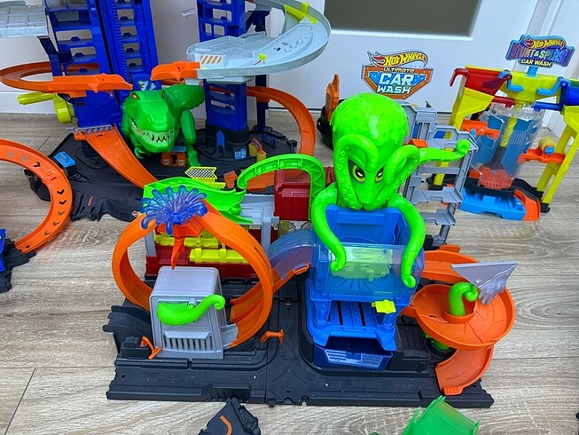 Hot wheels ahtapot araba yıkama