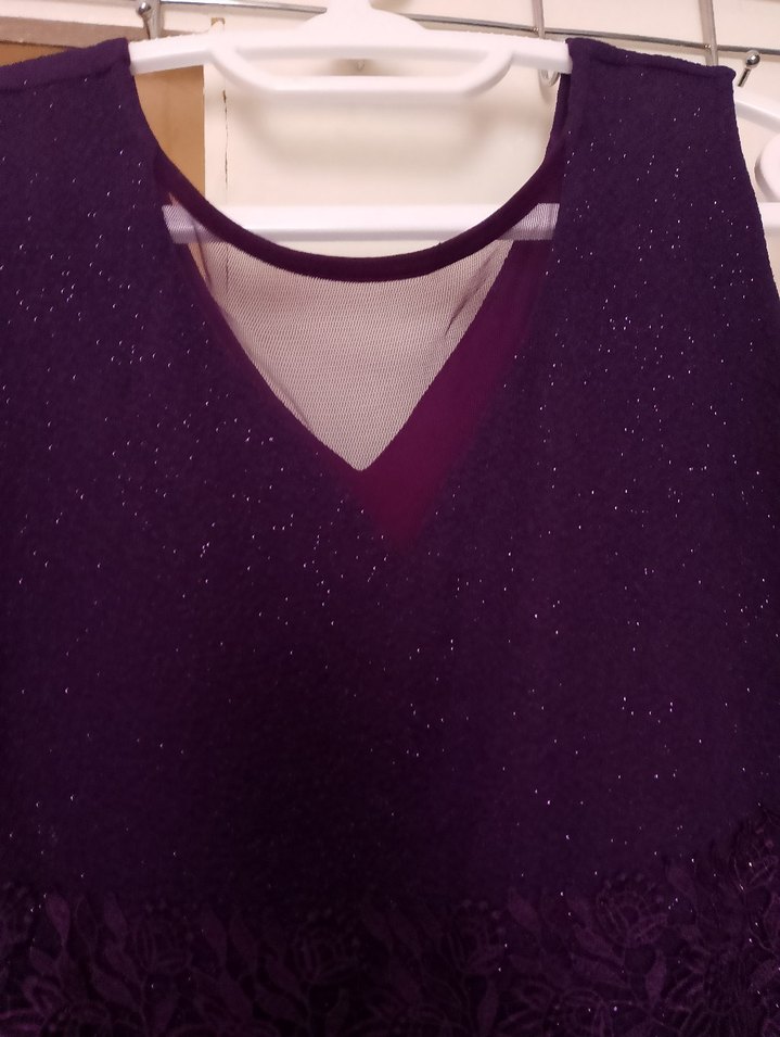 Mor Uzun V Yaka Kolsuz Gotik Abiye - Görsel 3