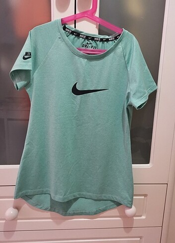 çocuk nike tisort