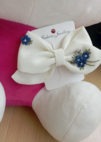 Nakışlı Beyaz Bebek Önlüğü - Görsel 7