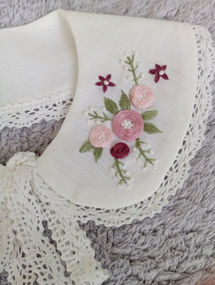 Nakışlı Beyaz Bebek Önlüğü - Görsel 5
