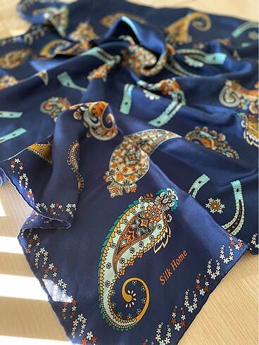 Twill ipek esarp