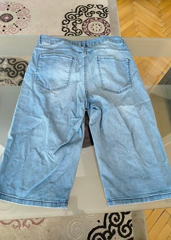40 Beden mavi Renk LC Waikiki 40 bedenKadın Mavi Pastel Renk Bol Kesim Kot Şort