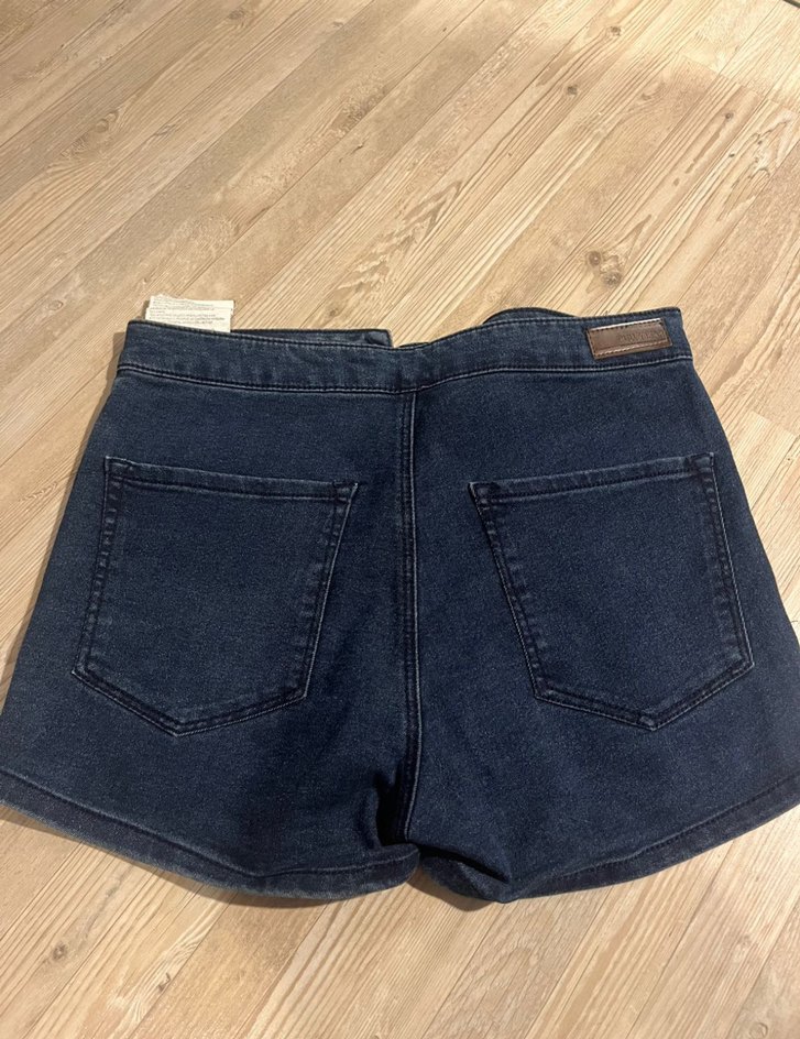 Pull&Bear Kadın Lacivert Mini Denim Şort - Görsel 2