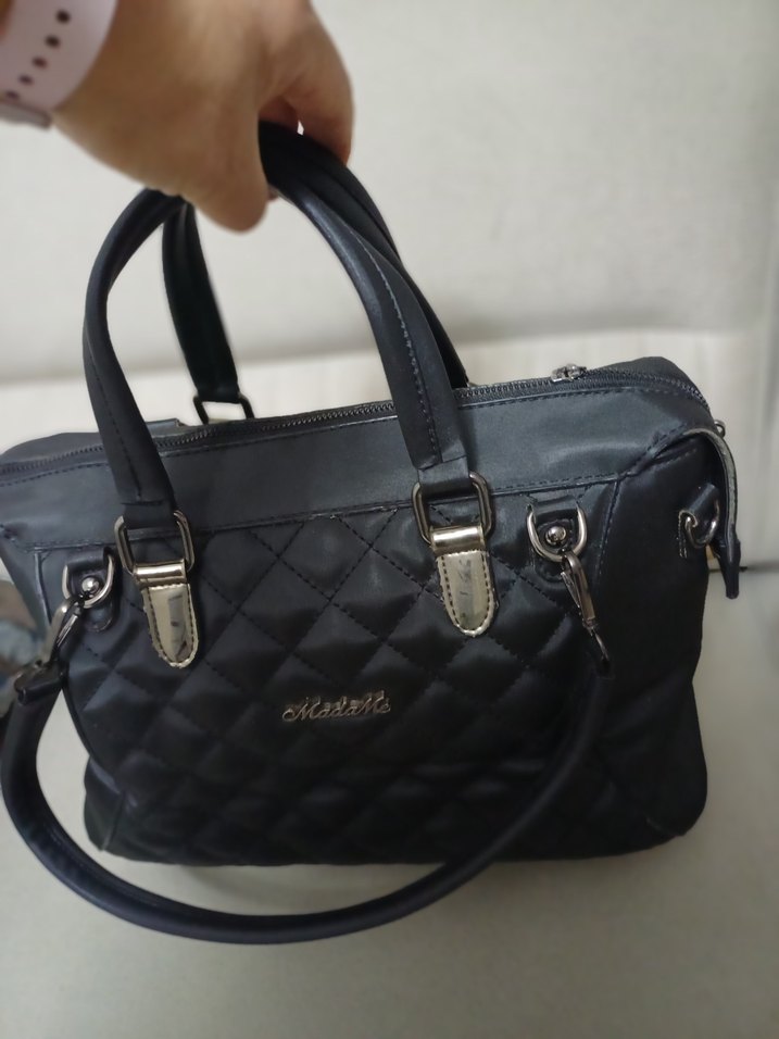 Siyah Parlak Deri Kadın Çantası - Görsel 4