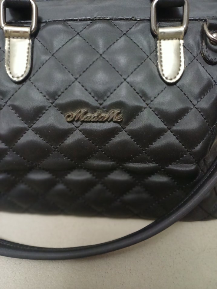 Siyah Parlak Deri Kadın Çantası - Görsel 2