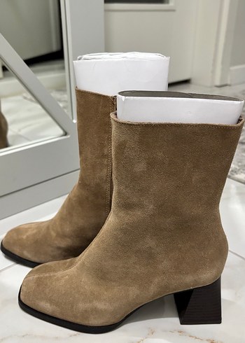 Stradivarius topuklu streç bot - Görsel 6