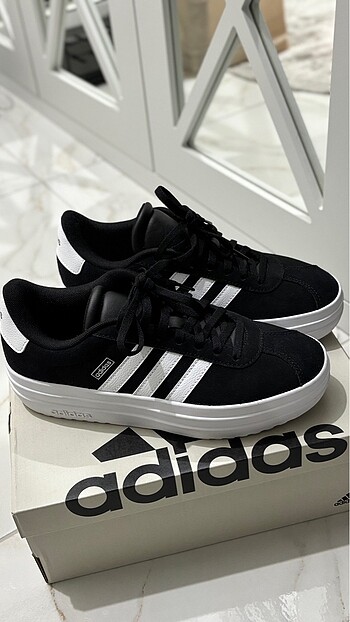 Adidas VL Court Bold
