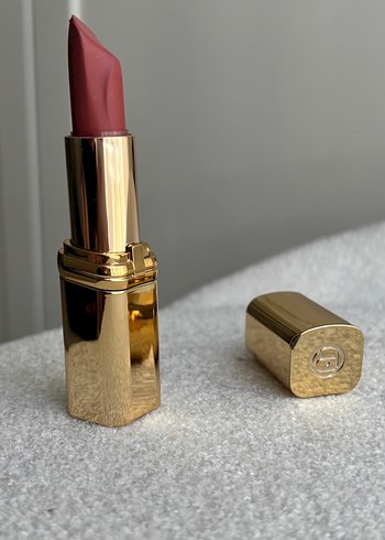 Beden L'Oreal Paris Color Riche Saten