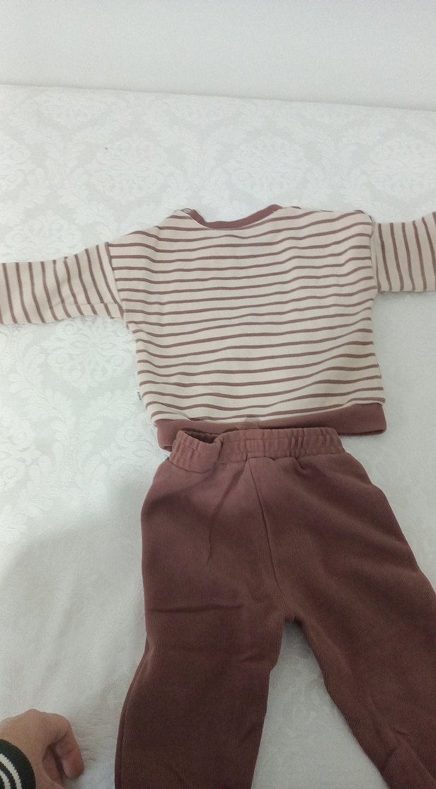 Erkek Bebek Kahverengi Çizgili Sweatshirt ve Pantolon Takımı - Görsel 4