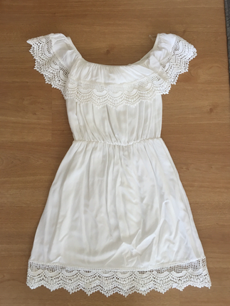 Beyaz vintage elbise