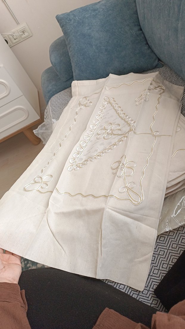 Bej yatak örtüsü - Görsel 3