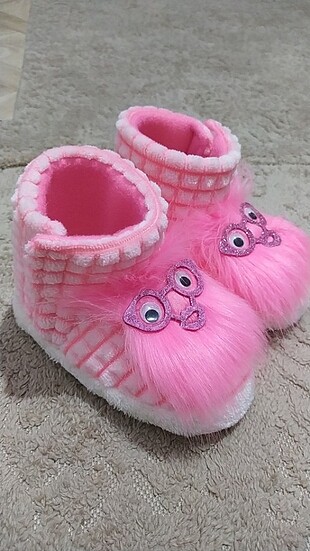 Pembe ev botu bebek pandufu