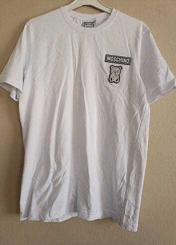 Moschini tshirt ve adidas t-shirt 