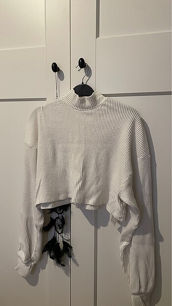 Bershka Crop Kazak
