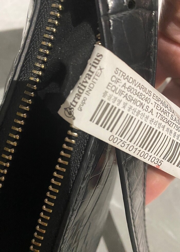 Stradivarius siyah kol çantası - Görsel 3