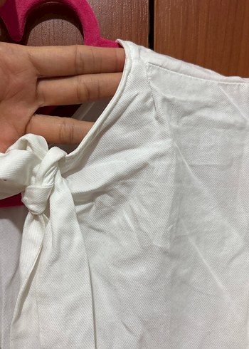 Beyaz V Yaka Fırfırlı Kadın Bluz - Görsel 3