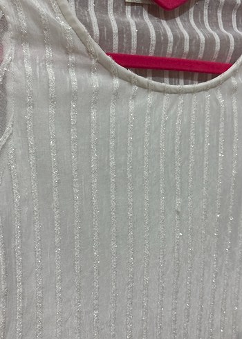 Beyaz Kısa Kollu Pliseli Kadın Bluz - Görsel 3