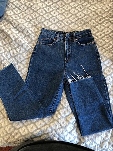 Taş detaylı mom jean