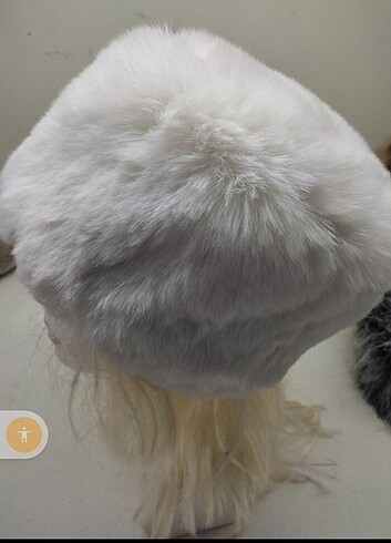 Zara Beyaz tüylü peluş Rus kalpak şapka 