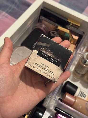 Fenty Beauty FENTY BEAUTY PUDRA