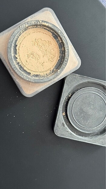 Beden HUDABEAUTY PUDRA BANANA BREAD