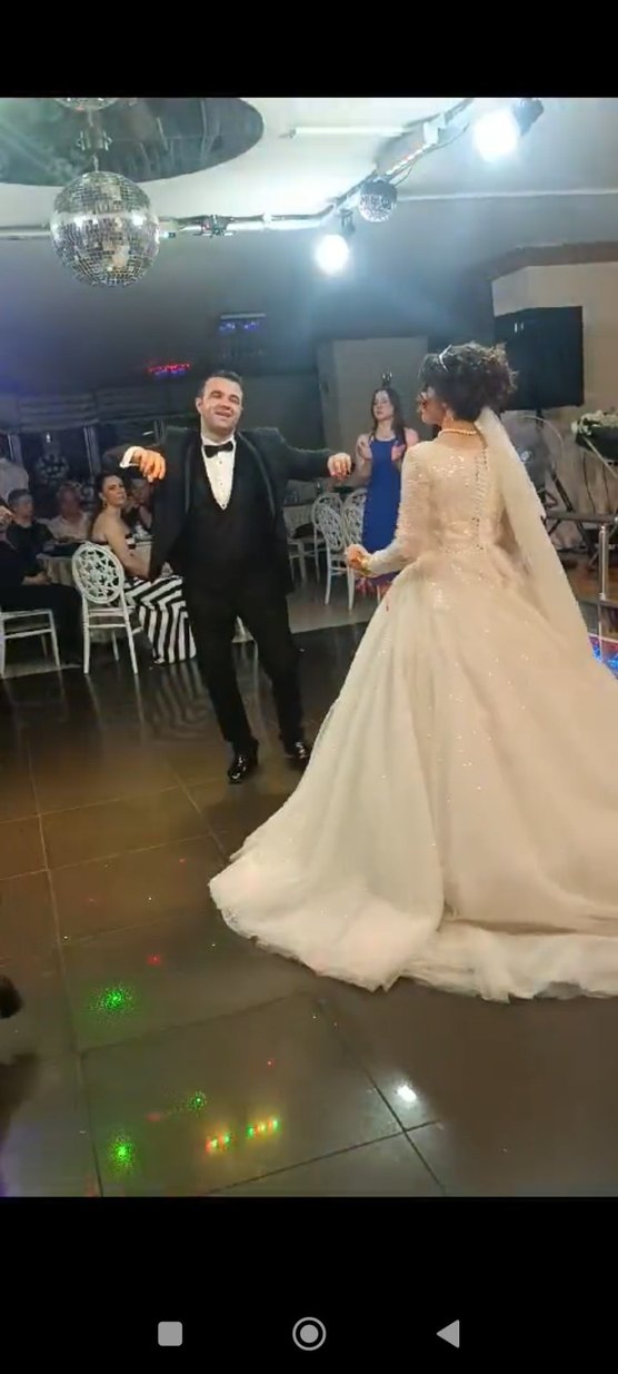 V Yaka Uzun Kollu Prenses Gelinlik - Görsel 2