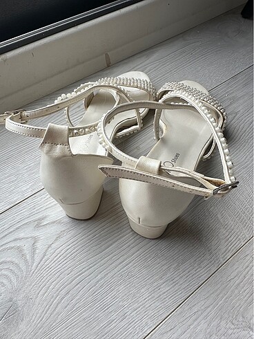 Özel Tasarım Fransız Güpürlü Helen Gelinlik - Görsel 15