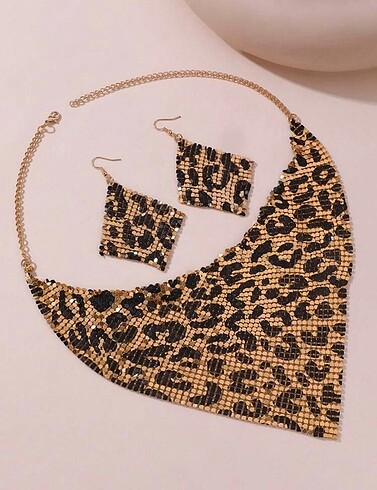 Zara Çelik Leopar Desenli Kolye ve Küpe Seti