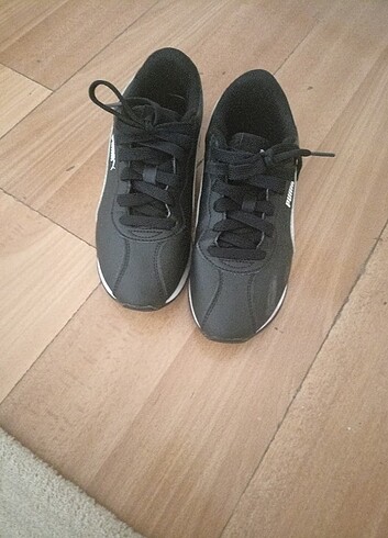 36 Beden siyah Renk Puma spor ayakkabı orjinal