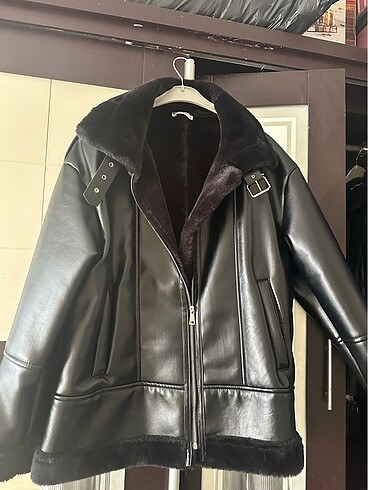 Deri biker mont