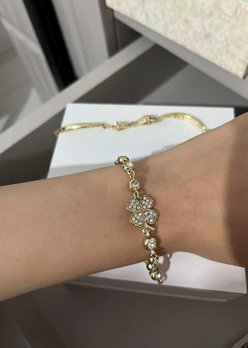 Zarif Zincir Detaylı Altın Renk Bileklik - Görsel 3