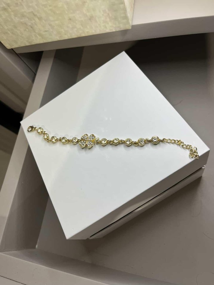 Zarif Zincir Detaylı Altın Renk Bileklik - Görsel 2