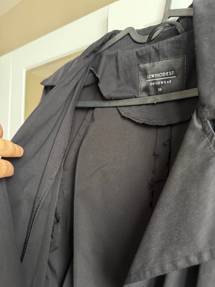 Kadın Siyah Kemerli Uzun Trençkot - Görsel 4