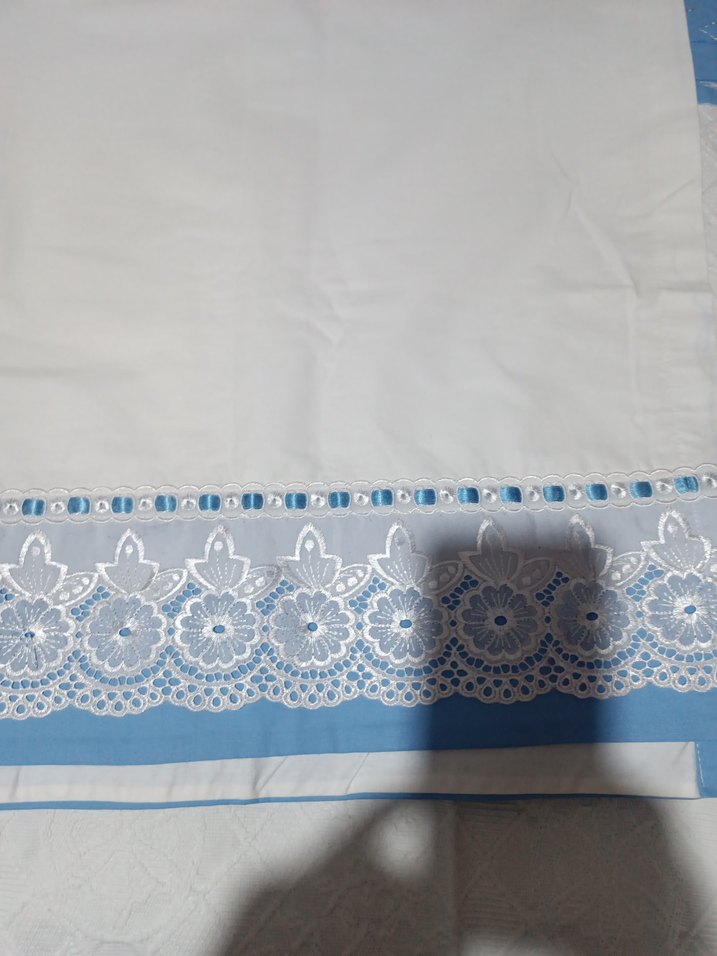 İşlemeli Mavi Kuğu Desenli pike,çarşaf ve 2 adet yastık seti - Görsel 4