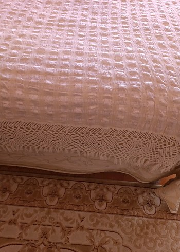 İki tarafı dantelli eskilerden kalma yatak örtüsü/ çarşaf. - Görsel 8