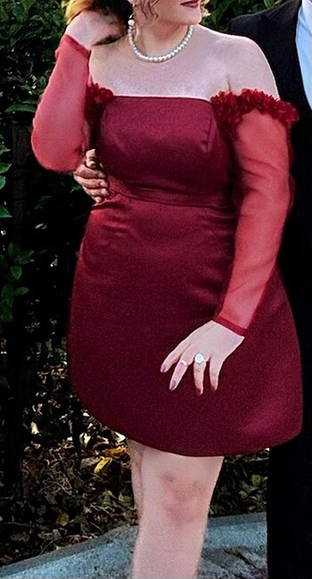Bordo kısa abiye