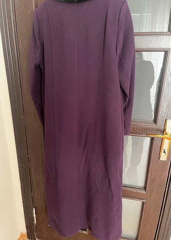 Uzun Mor Düğmeli Klasik Kadın Kaban - Görsel 3