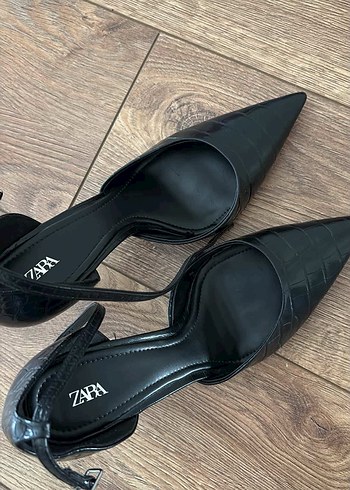 Zebra Desenli Siyah Deri Stiletto