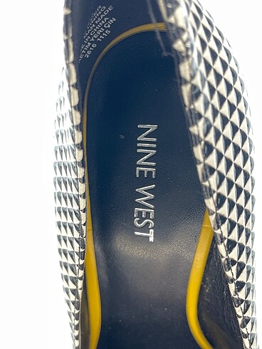 40 Beden çeşitli Renk Nine West Stiletto %70 İndirimli.