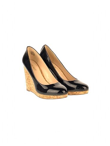 Nine West Nine West Dolgu Topuk %70 İndirimli.
