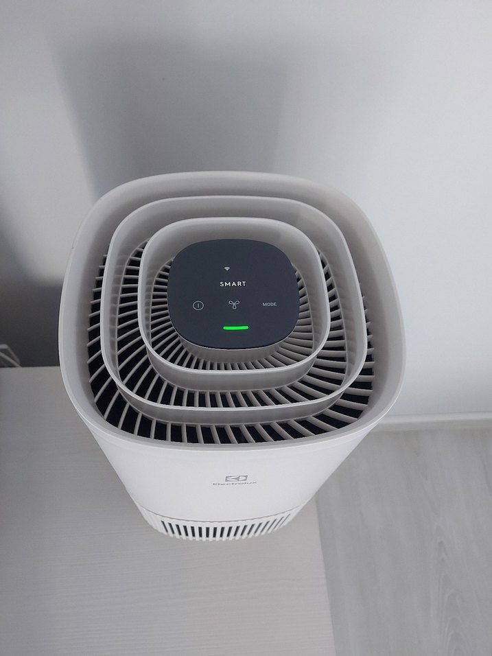 Beyaz ve Gri Electrolux Hava Temizleyici ve Nemlendirici - Görsel 2