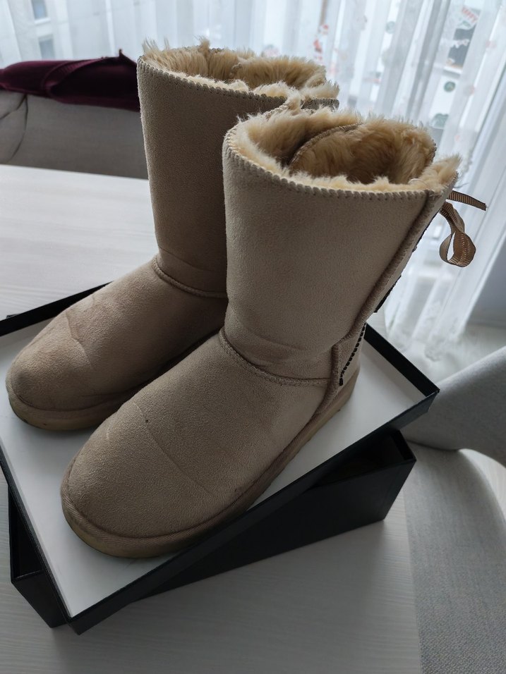 UGG Vizon Süet Kadın Dolgu Topuklu Bot 37 numara - Görsel 2