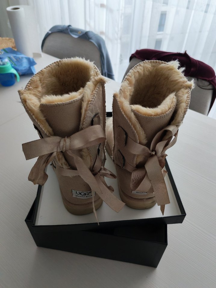 UGG Vizon Süet Kadın Dolgu Topuklu Bot 37 numara - Görsel 4