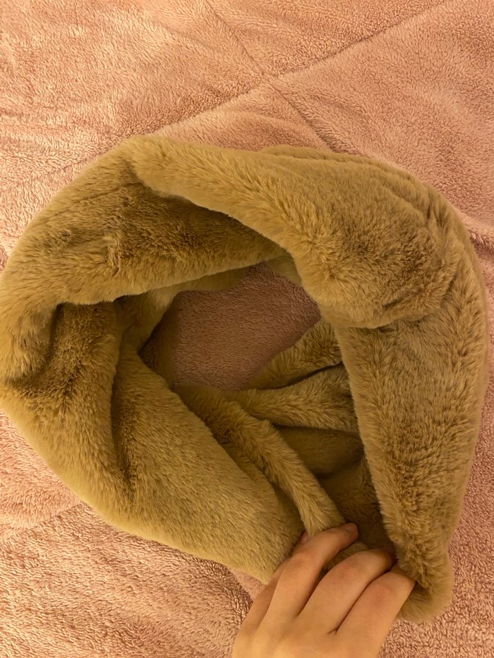 Kahverengi Yumuşak Peluş boyunluk - Görsel 2