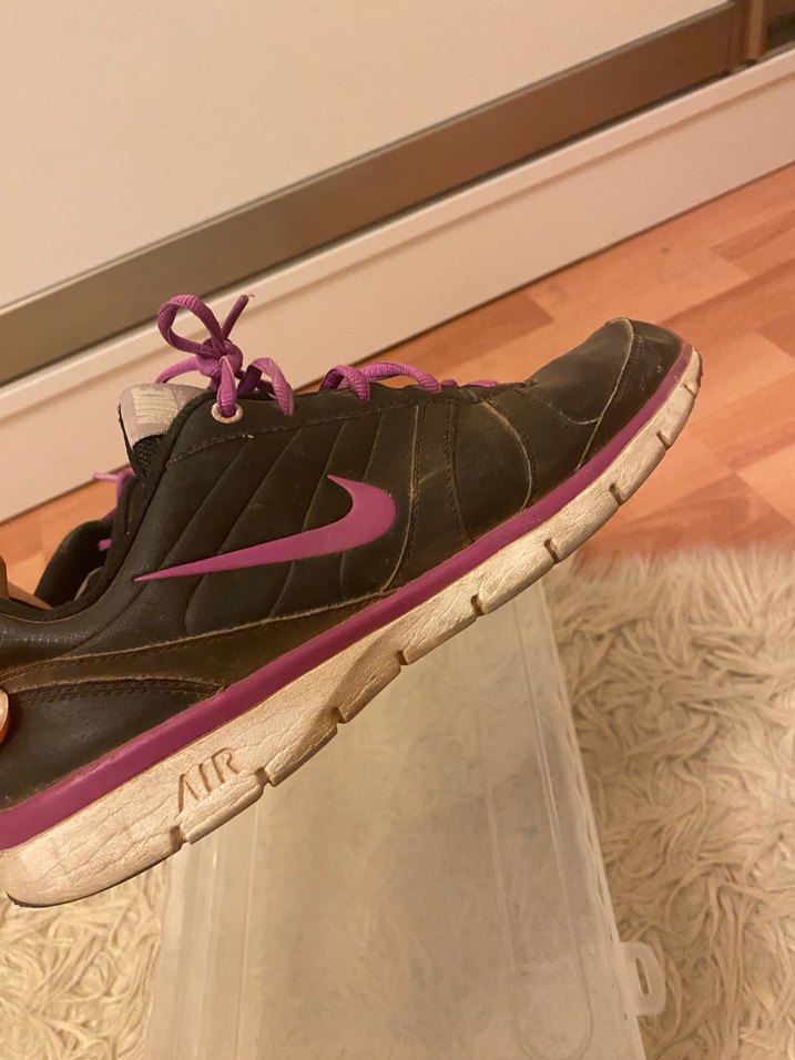 Nike Mor Bağcıklı Kadın Spor Ayakkabı - Görsel 3